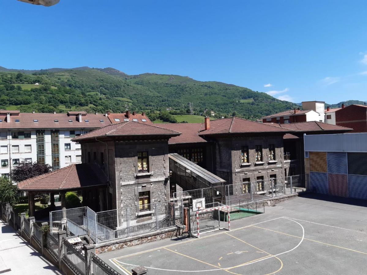 Bonito Apartamento Céntrico y Luminoso Pola de Lena Exterior foto